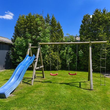 Ferienwohnungen Auf Dem Ferienhof Klein Husums Werdum Exterior foto
